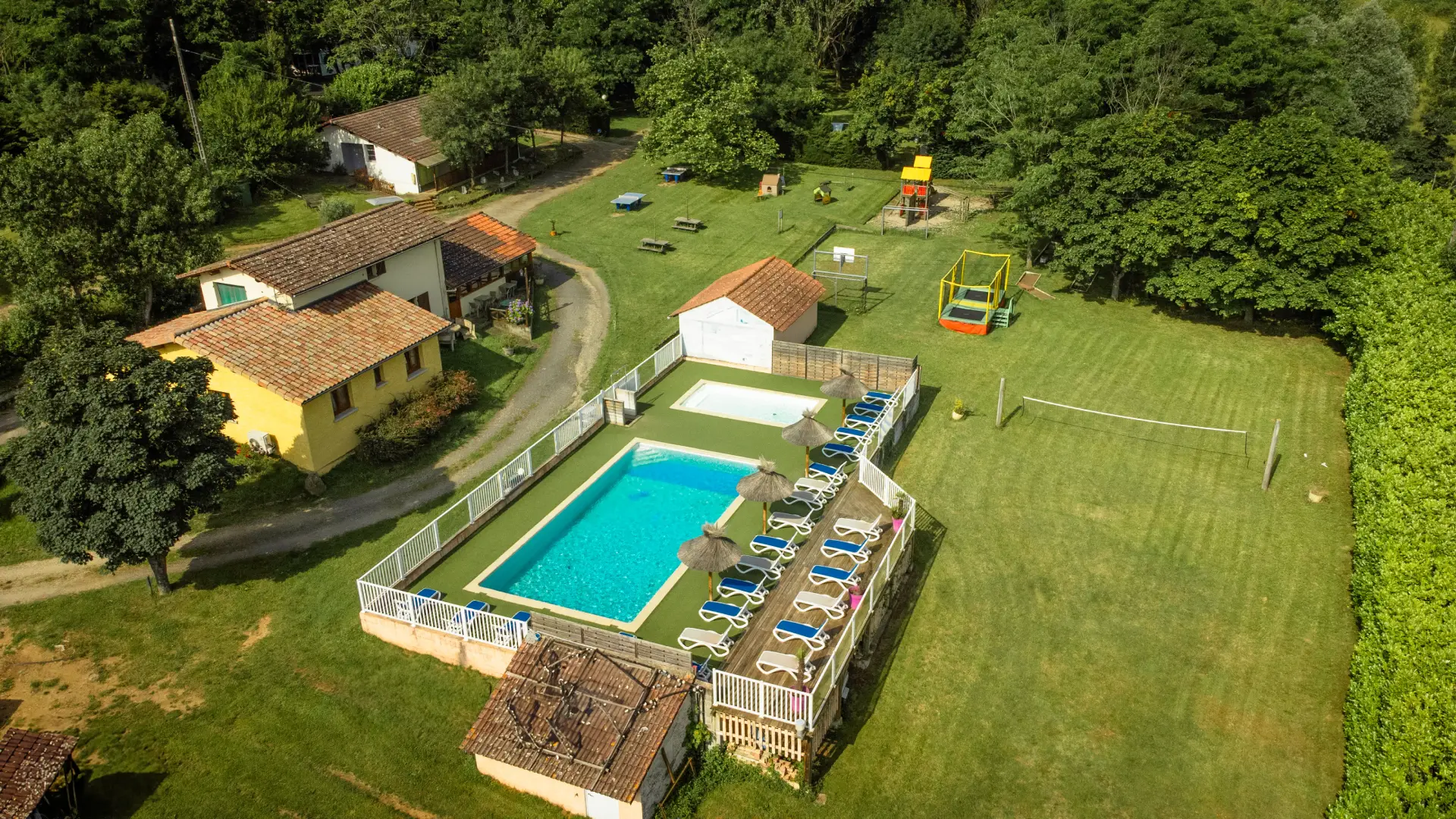 vue aerienne piscine